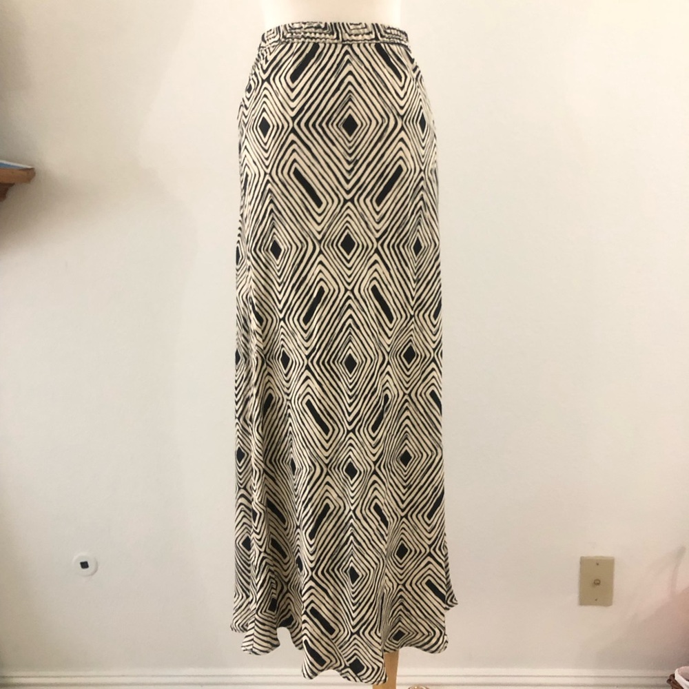 Zara Black and Cream Geometric Patterned Design Maxi Skirt